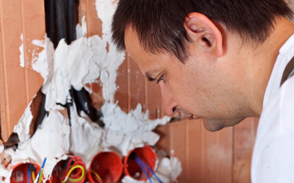 technicien électricien Paris 4